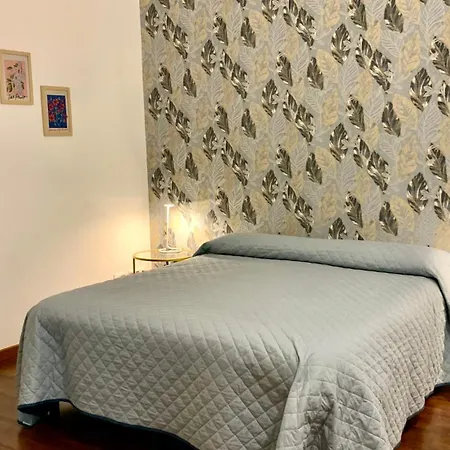 Mary Shelley - Elegant 2 Bedrooms With Balcony